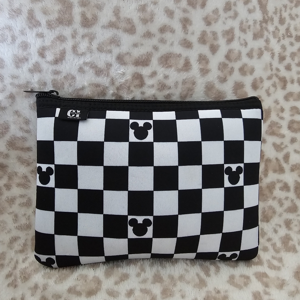 Checkered Travel Accessory Bundle - image 4